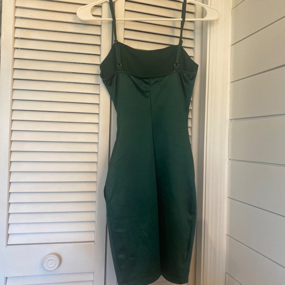 Dress - Picture 3 of 3